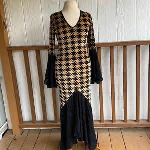 Velvety Black & Tan houndstooth vintage dress with lace details and open back
